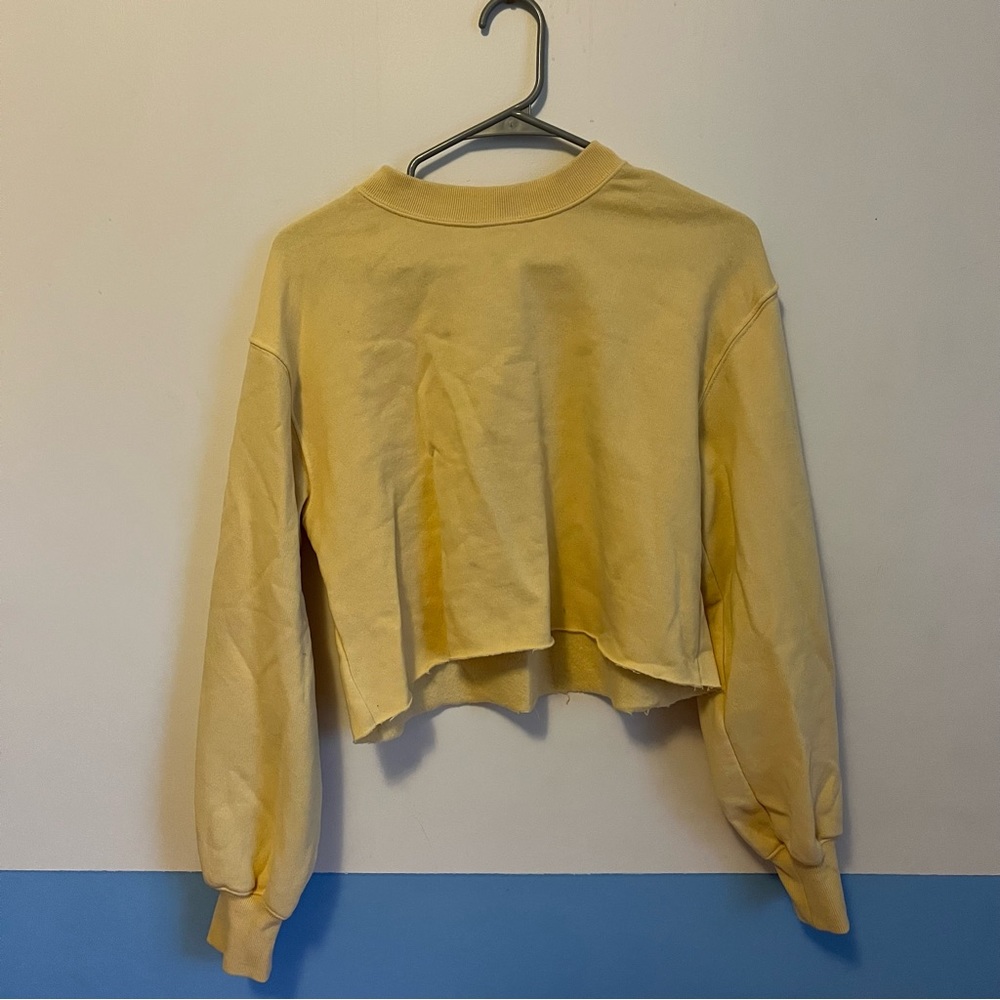 Yellow H&M size medium cropped crewneck!!